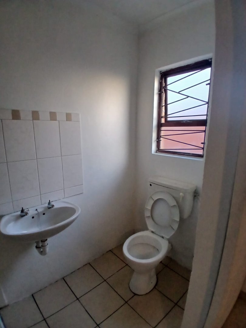 To Let 2 Bedroom Property for Rent in Rondevlei Park Western Cape